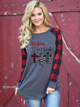 Load image into Gallery viewer, Women's Christmas Begins With Christ Cross Print T-shirt